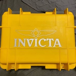 Invicta 8-slot Dive case